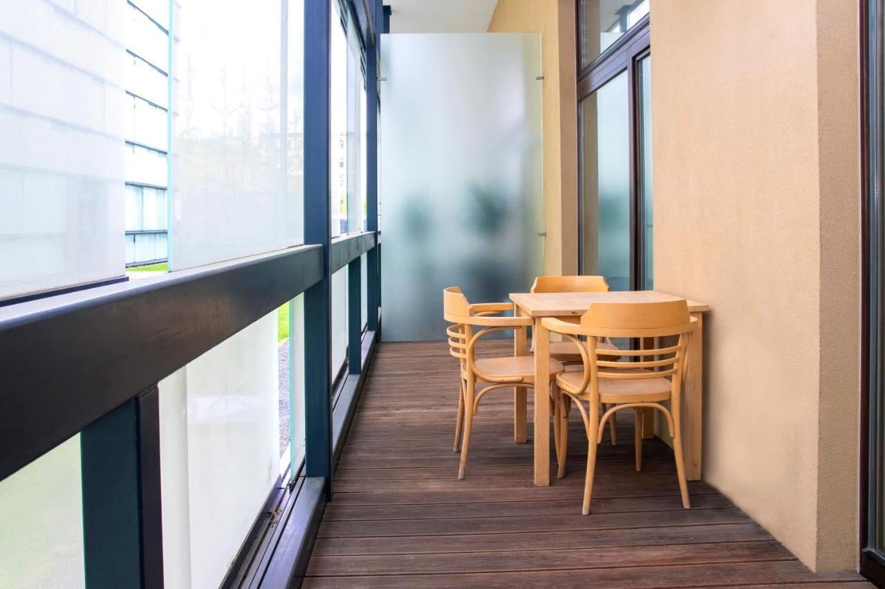 Modern Apartment With Terrace And Air Conditioning Prag Exteriör bild